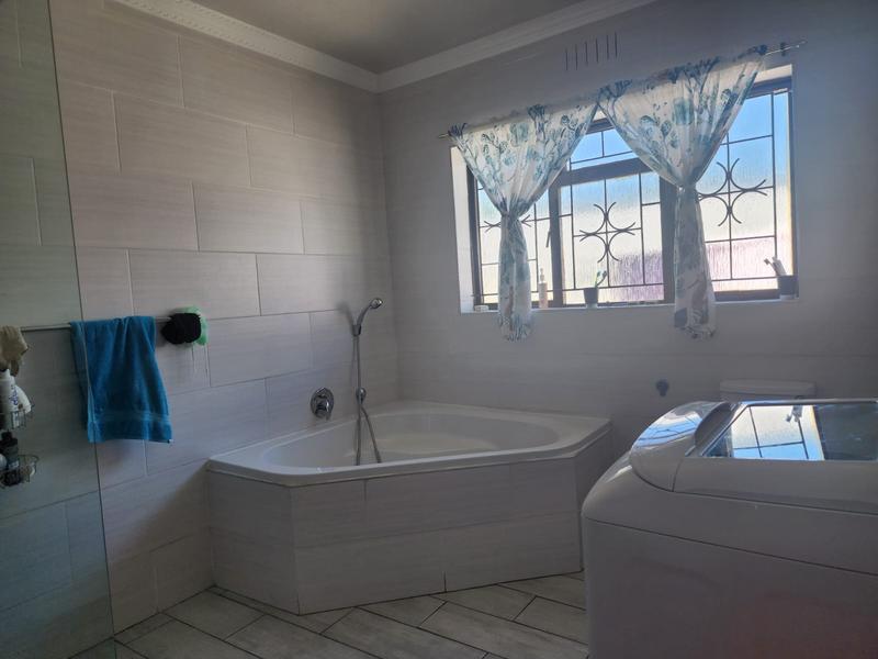 3 Bedroom Property for Sale in Austinville Western Cape